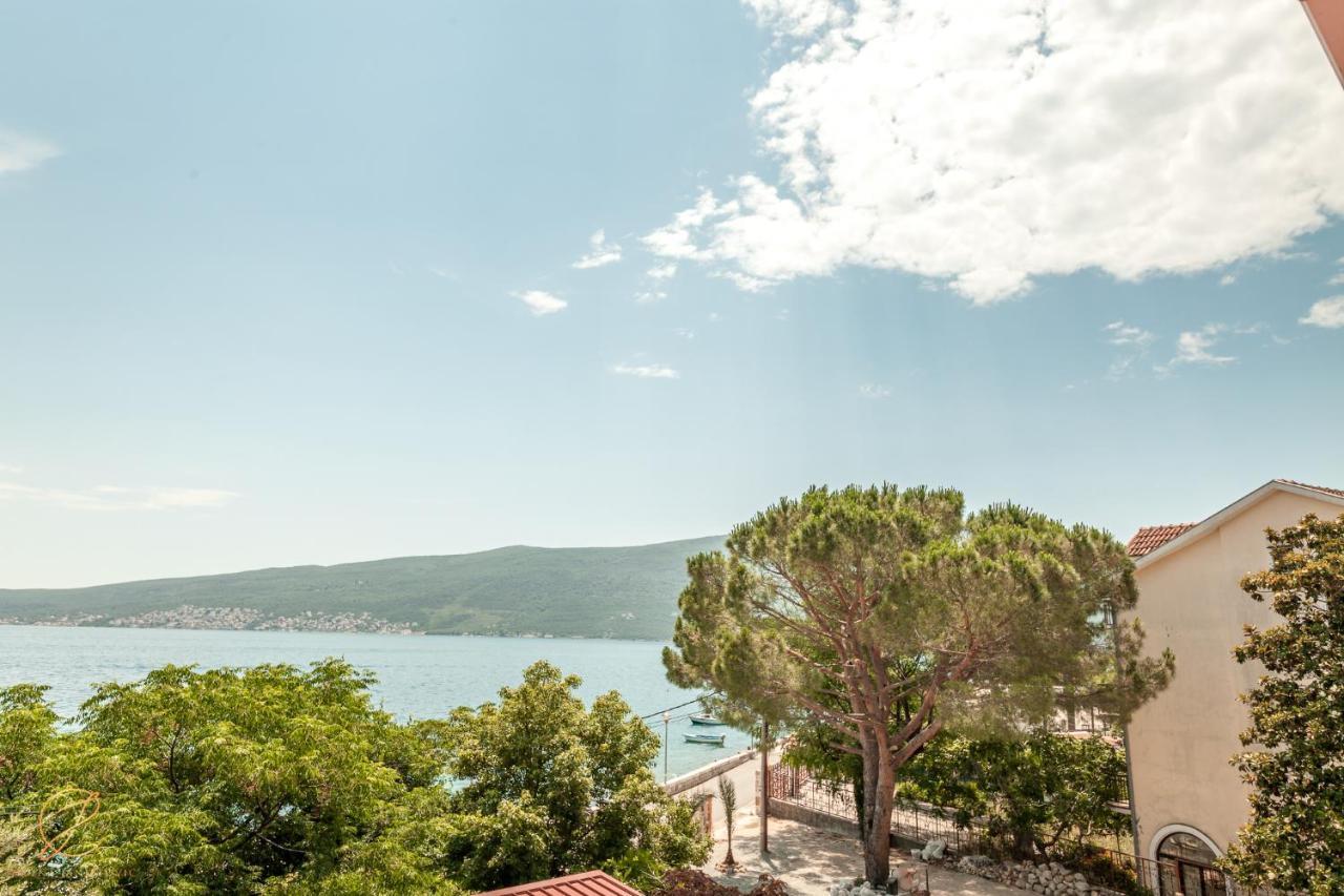 Barka B'N'B - Elegant Seaview Rooms Herceg Novi Bagian luar foto