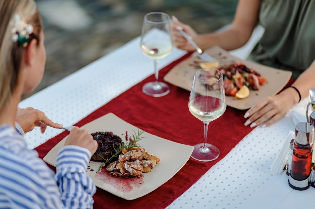 Barka B'N'B - Elegant Seaview Rooms Herceg Novi Bagian luar foto